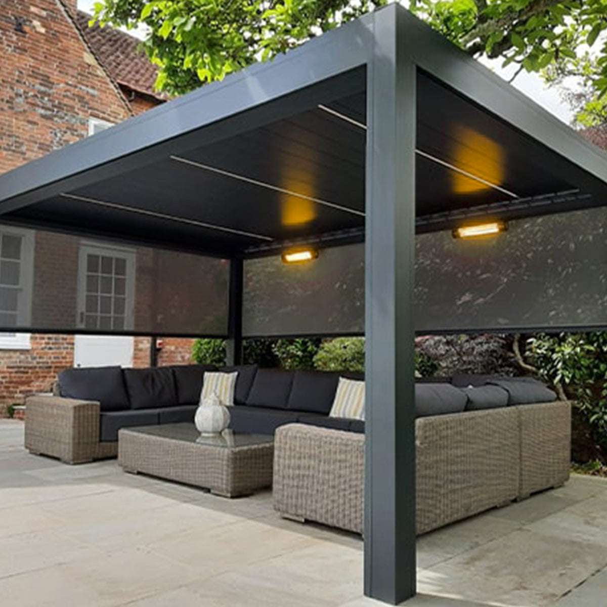 Smart aluminum pergola